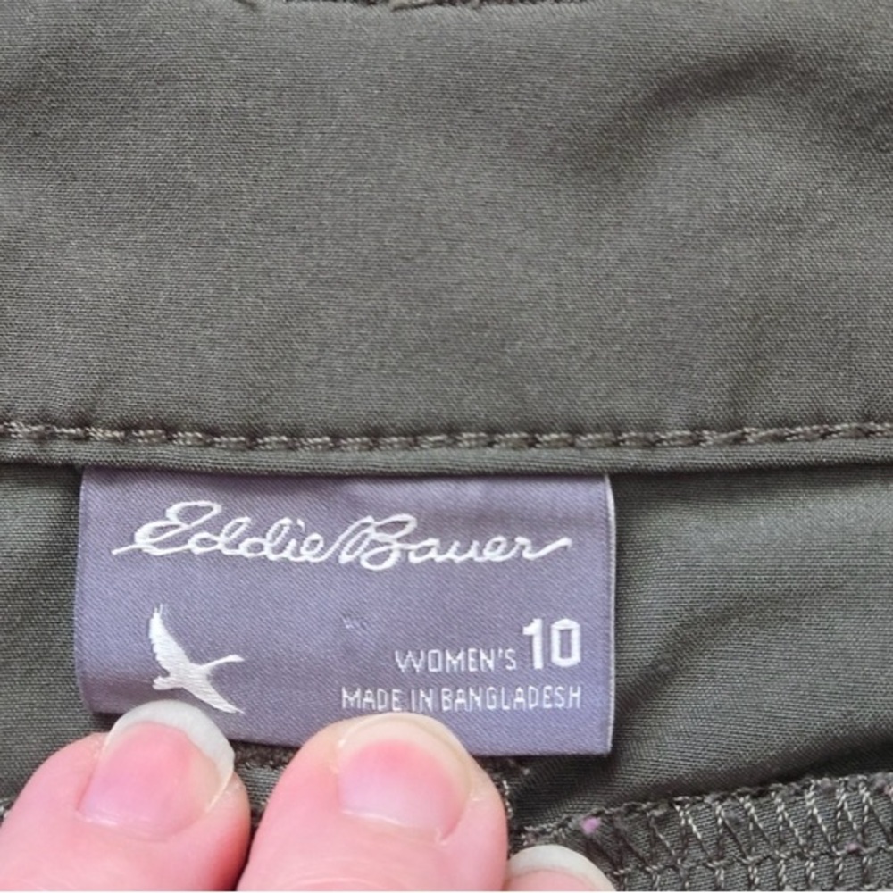 Eddie Bauer Olive Green Womens Size 10  Cargo Shorts  Polyester  Spandex - Picture 7 of 10